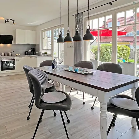 Holiday home Kroeger Hus Zingst